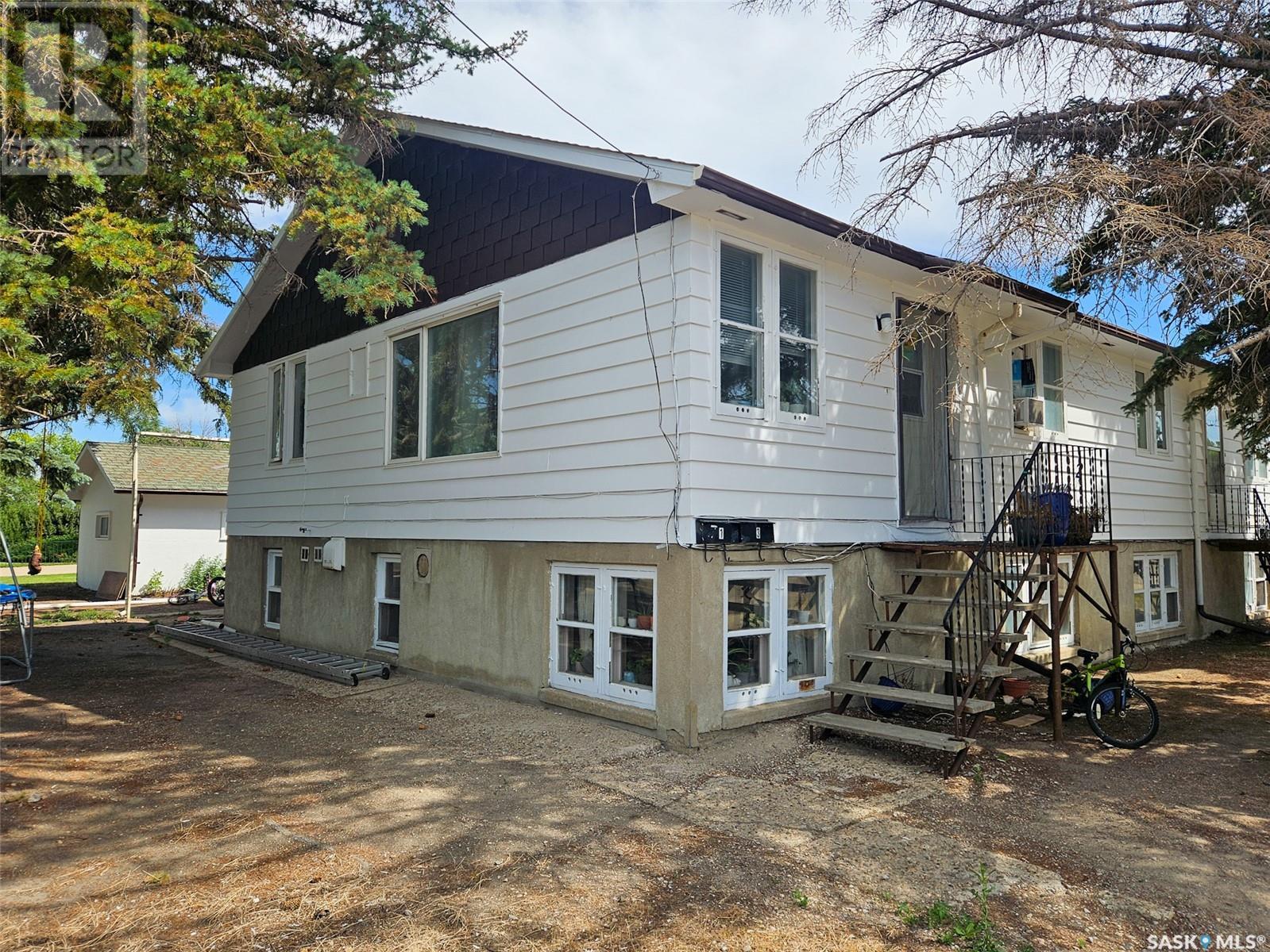 3 4th Avenue Se, Swift Current, Saskatchewan  S9H 3L1 - Photo 2 - SK995821