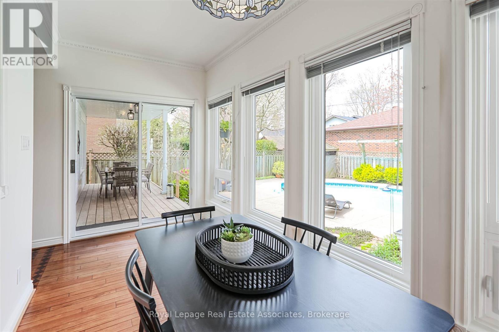 599 Lakeside Avenue, Mississauga, Ontario  L5G 1N7 - Photo 12 - W12263166