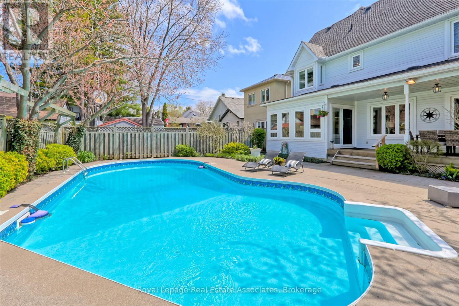 599 Lakeside Avenue, Mississauga, Ontario  L5G 1N7 - Photo 23 - W12263166