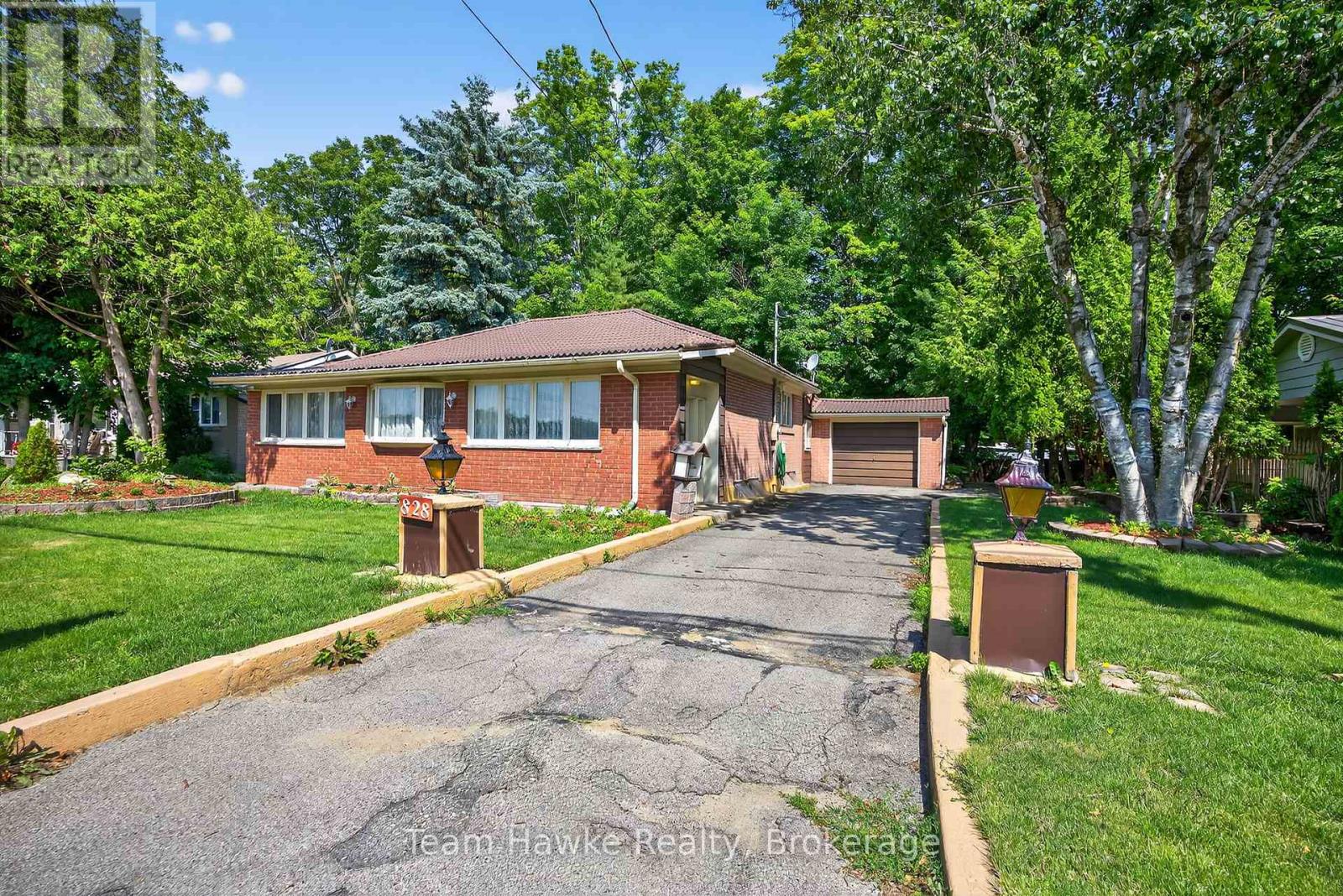 Property at 828 HUGEL AVENUE image 3