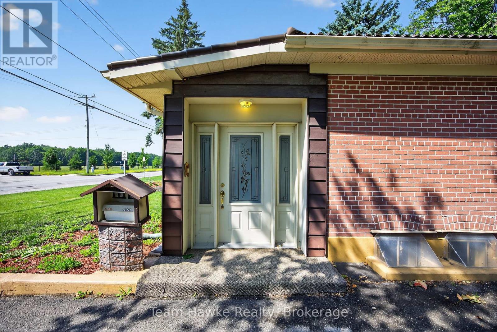 Property at 828 HUGEL AVENUE image 4
