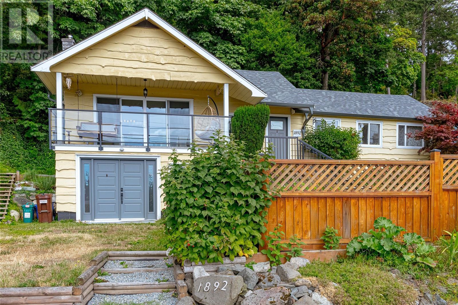 Property at 1892 Swartz Bay Rd image 3