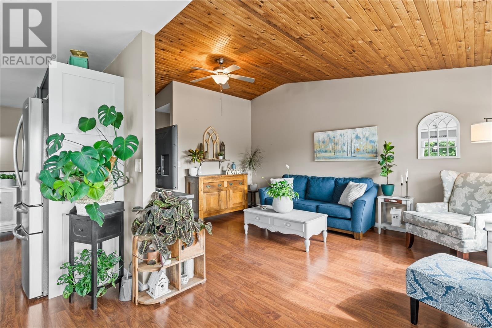 Property at 1669 Gerrand Rd image 3