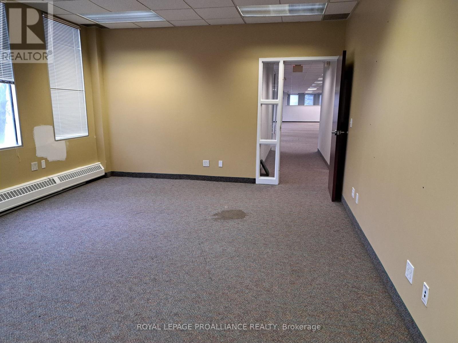 2 - 2479 Parkedale Avenue, Brockville, Ontario  K6V 3H2 - Photo 14 - X12263566