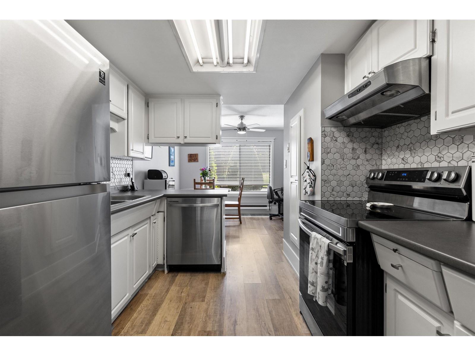 Property at 37 2998 MOUAT DRIVE image 2