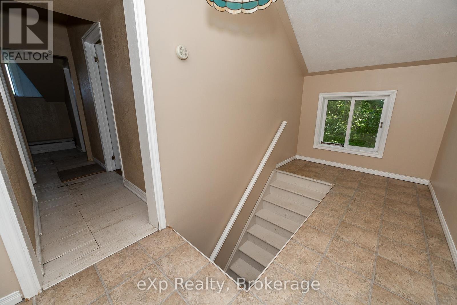 463086 Concession 24, Georgian Bluffs, Ontario  N0H 2T0 - Photo 32 - X12263546