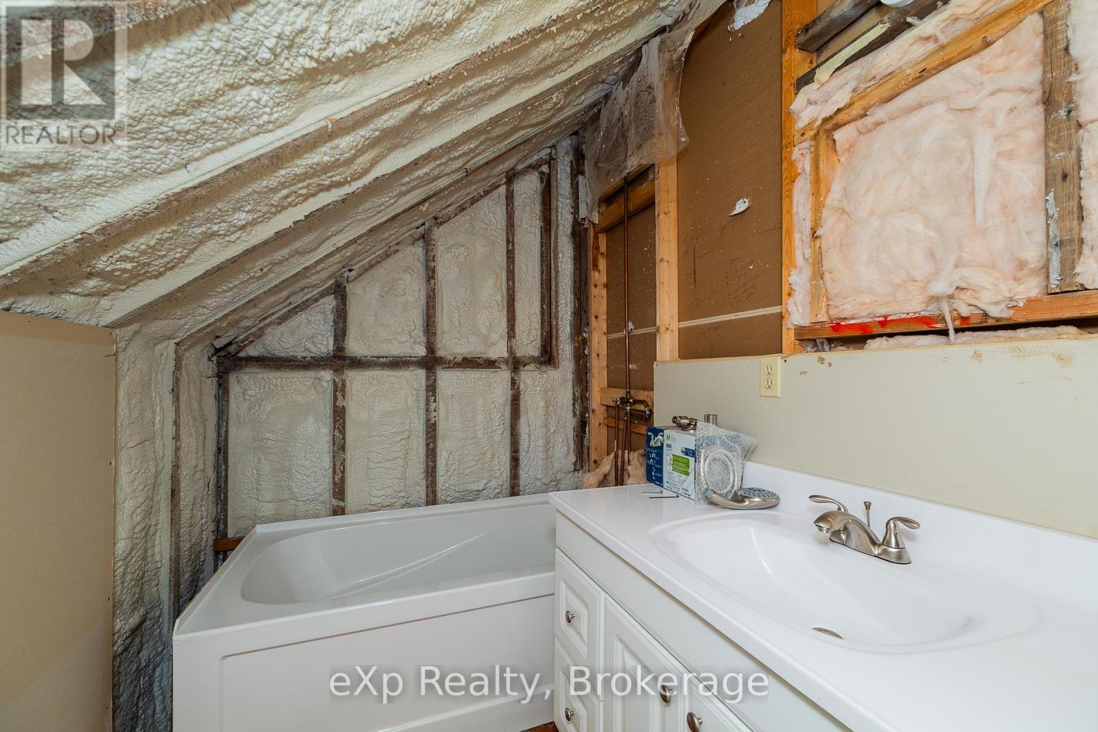 463086 Concession 24, Georgian Bluffs, Ontario  N0H 2T0 - Photo 36 - X12263546
