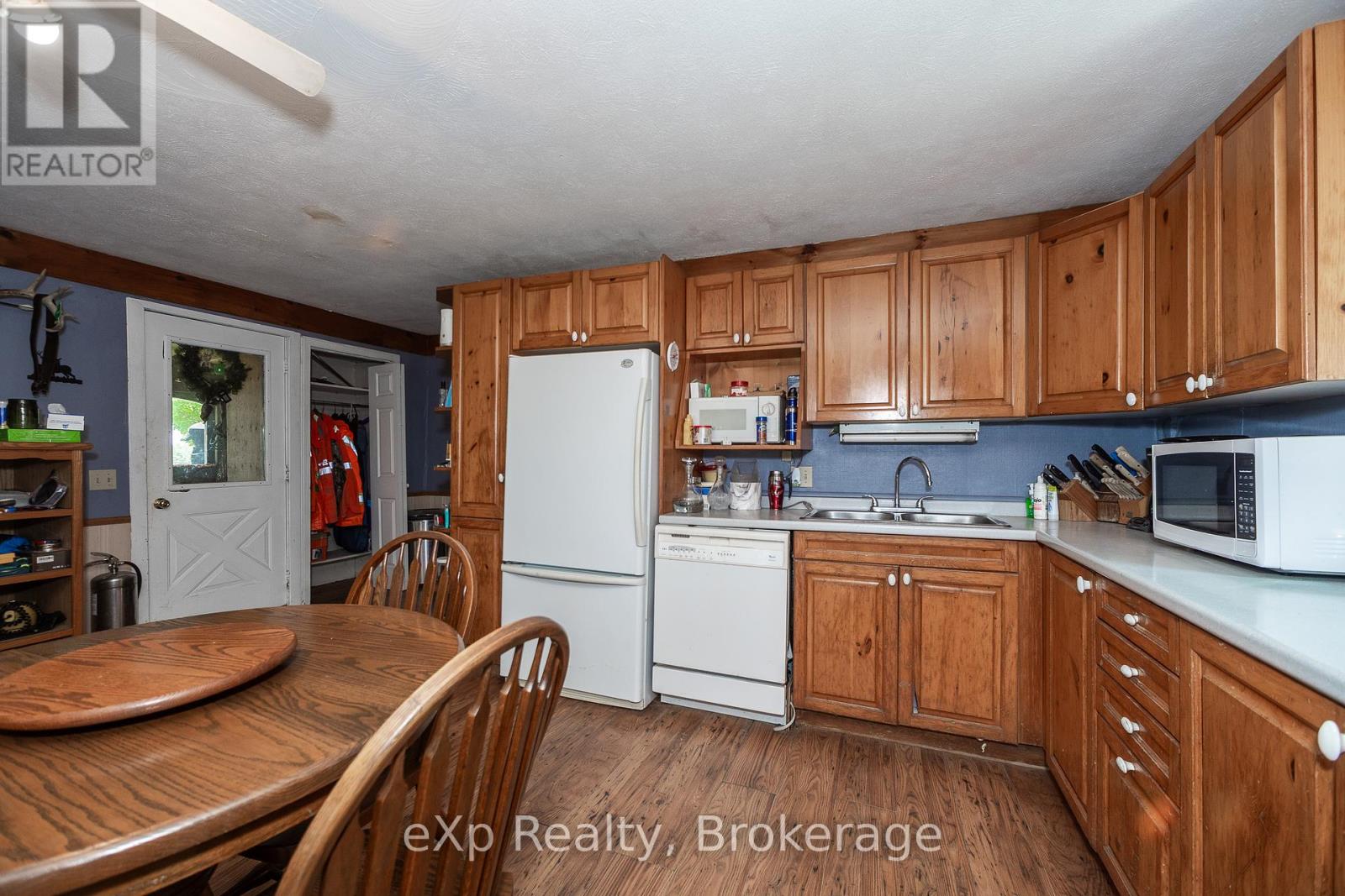 463086 Concession 24, Georgian Bluffs, Ontario  N0H 2T0 - Photo 24 - X12263553