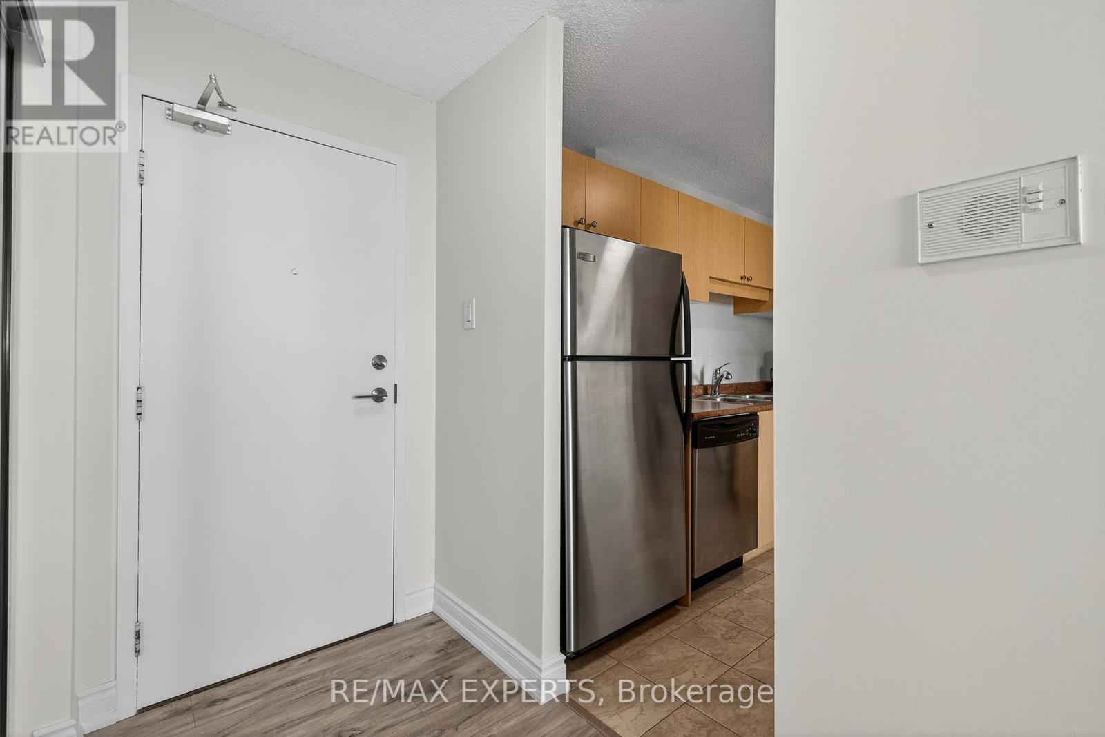 Property at 1212 - 2900 BATTLEFORD ROAD image 3