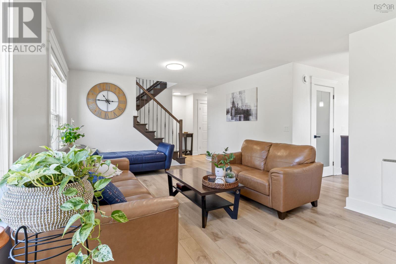 Property at 6 Riverwood Drive image 4