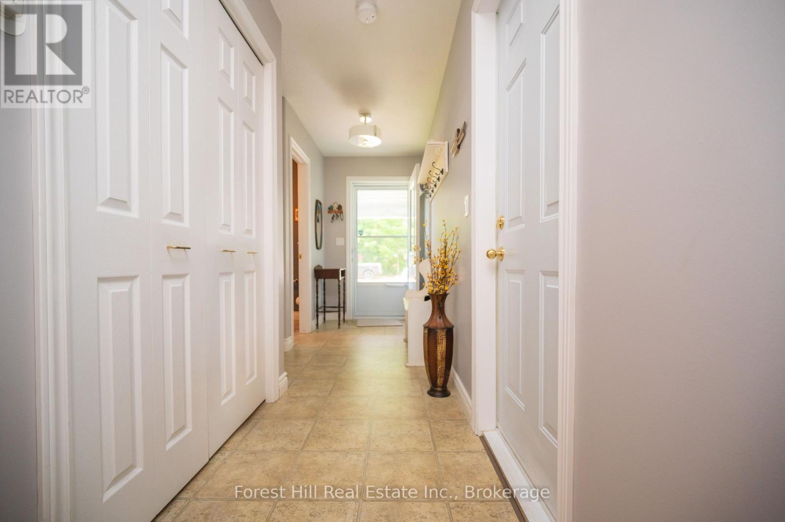 151 Pine Street, Bracebridge, Ontario  P1L 2H8 - Photo 4 - X12233280