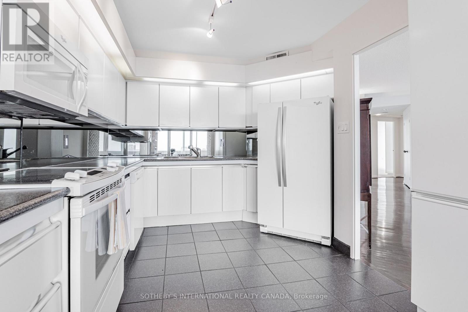 1403 - 240 Heath Street W, Toronto (Forest Hill South), Ontario  M5P 3L5 - Photo 6 - C12263612