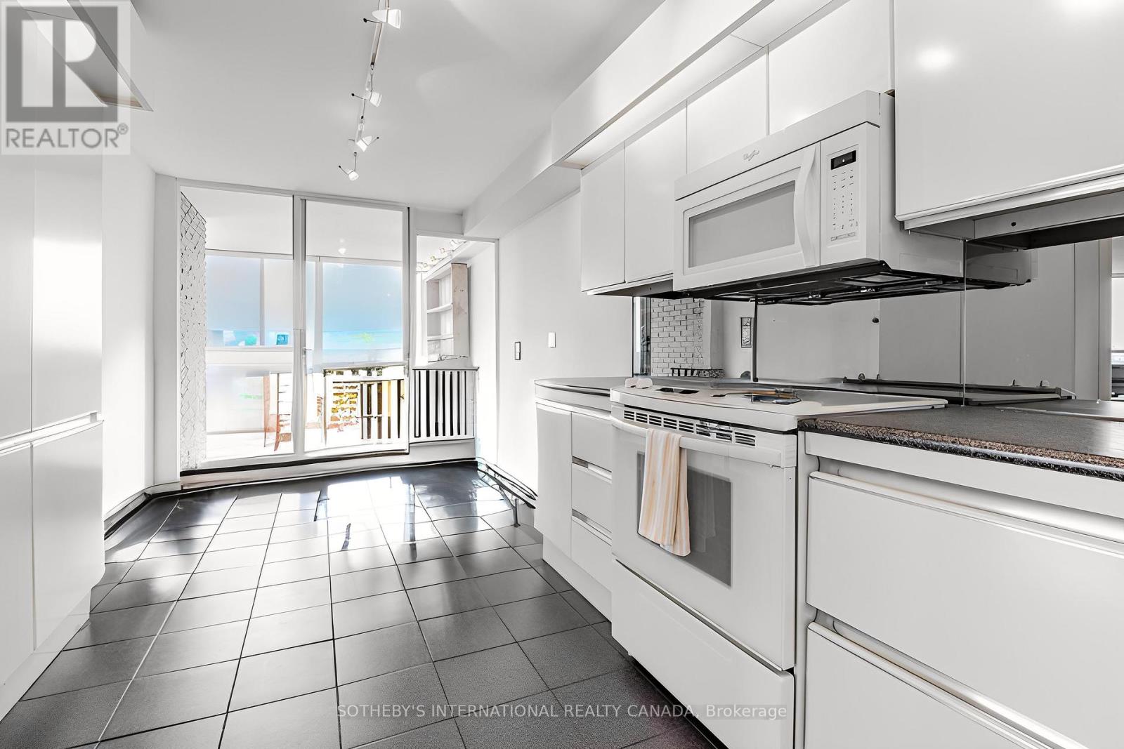 1403 - 240 Heath Street W, Toronto (Forest Hill South), Ontario  M5P 3L5 - Photo 7 - C12263612