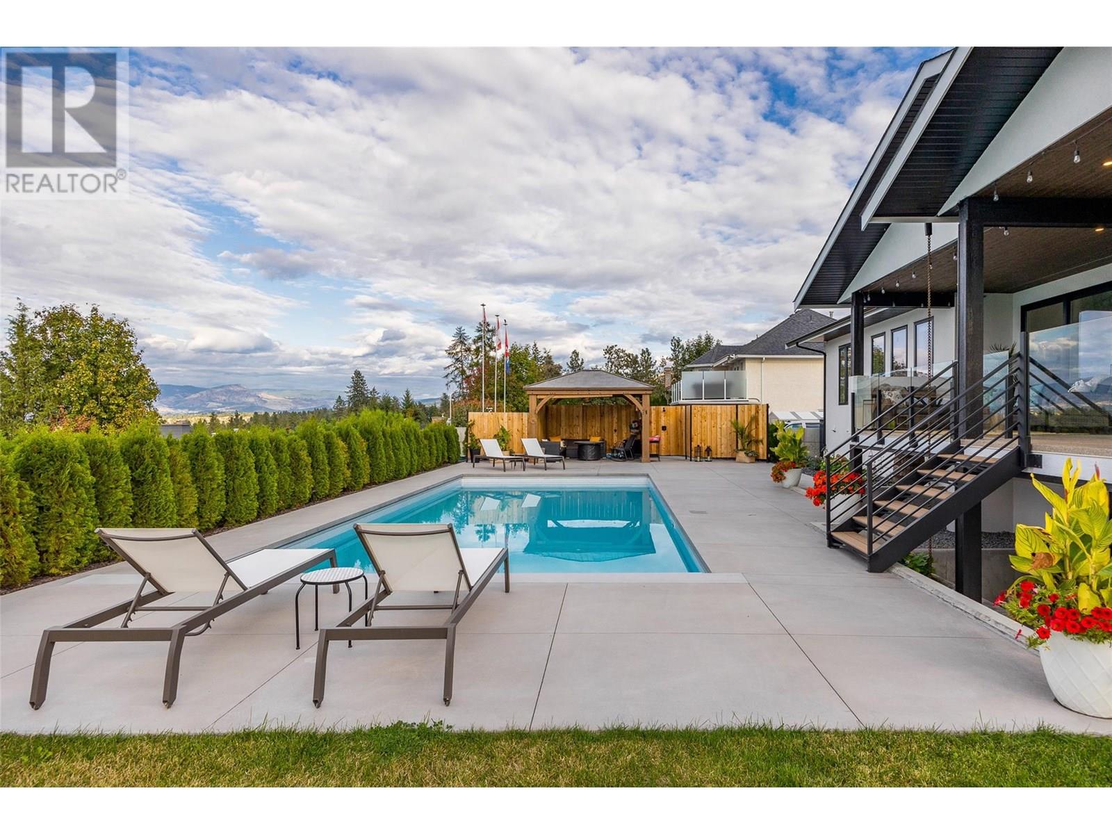 Property at 415 Curlew Drive image 5