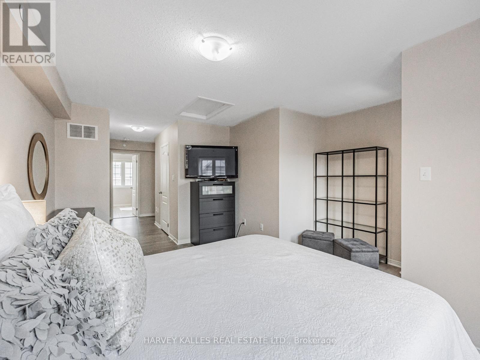 38 Glenstal Path, Oshawa, Ontario  L1L 0L2 - Photo 17 - E12263578
