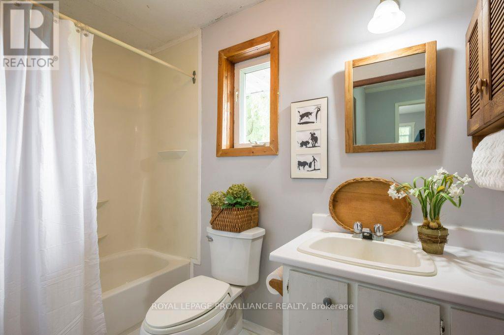 21 Storms Lane, Prince Edward County, Ontario  K0K 2P0 - Photo 27 - X12263773