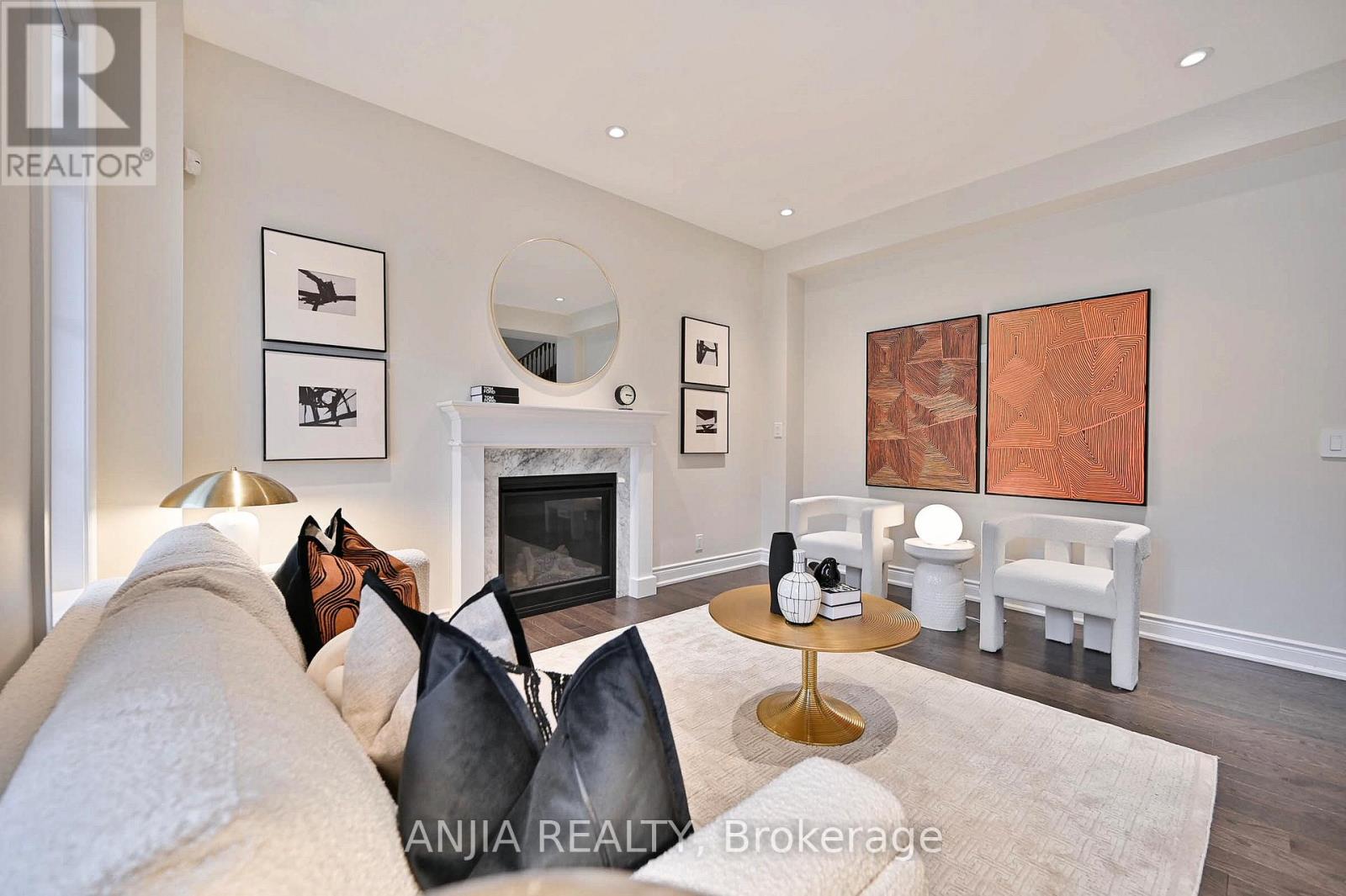Property at 19 YORK DOWNS BOULEVARD image 3