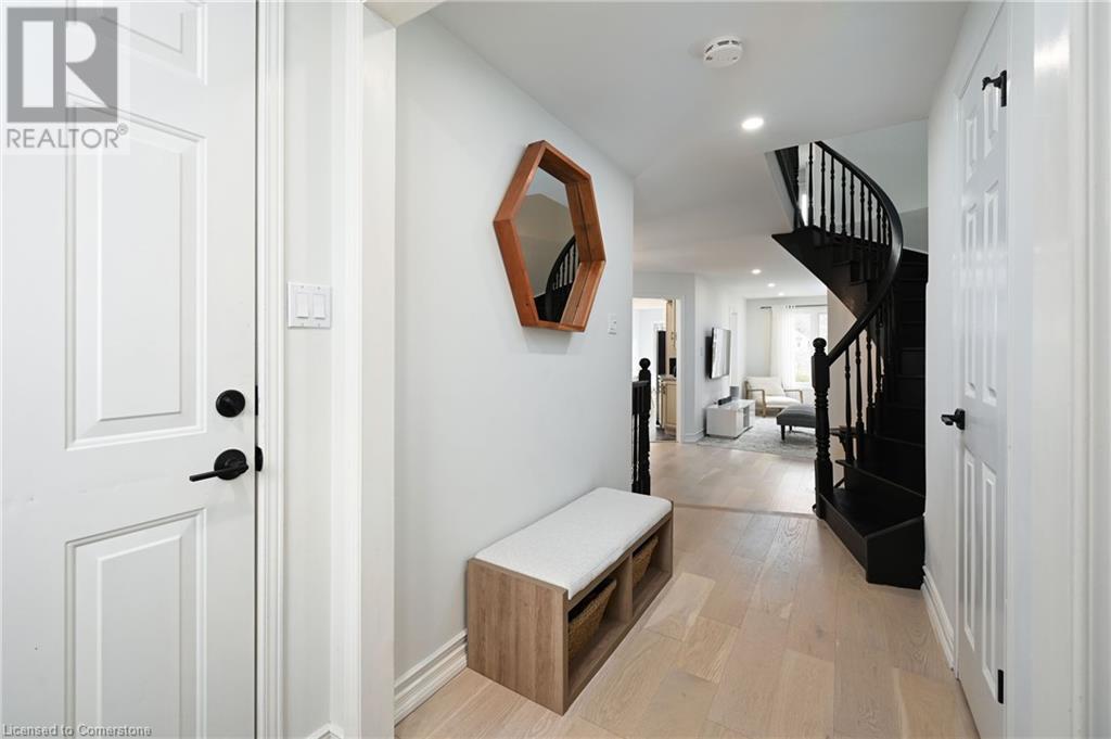 30 Nelson Street, Oakville, Ontario  L6L 3H6 - Photo 4 - 40733021