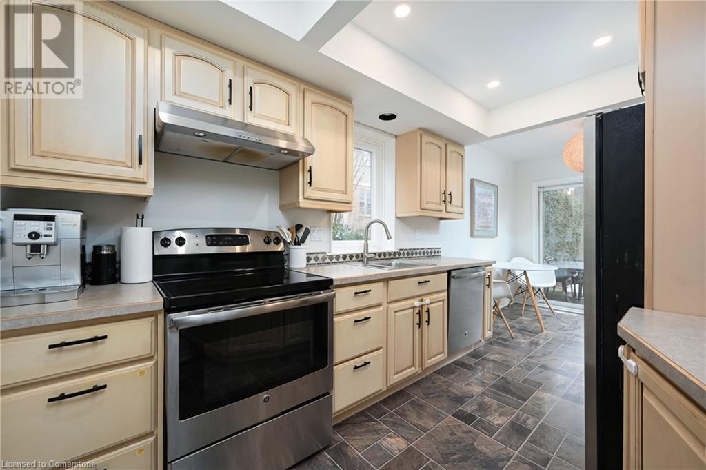 30 Nelson Street, Oakville, Ontario  L6L 3H6 - Photo 8 - 40733021