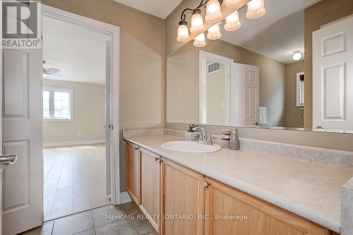 40 Westminster Circle, Barrie, Ontario  L4M 0A5 - Photo 33 - S12263560