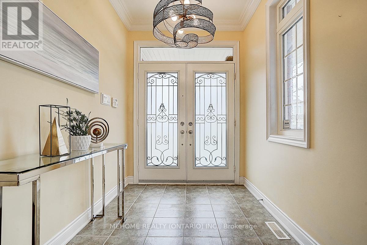 Property at 40 WESTMINSTER CIRCLE image 4