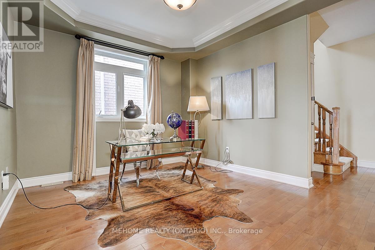 40 Westminster Circle, Barrie, Ontario  L4M 0A5 - Photo 6 - S12263560