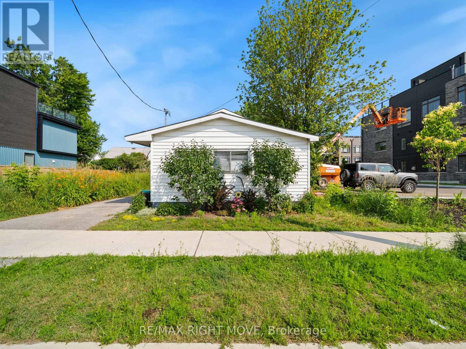 Property at 122 ELGIN STREET image 2