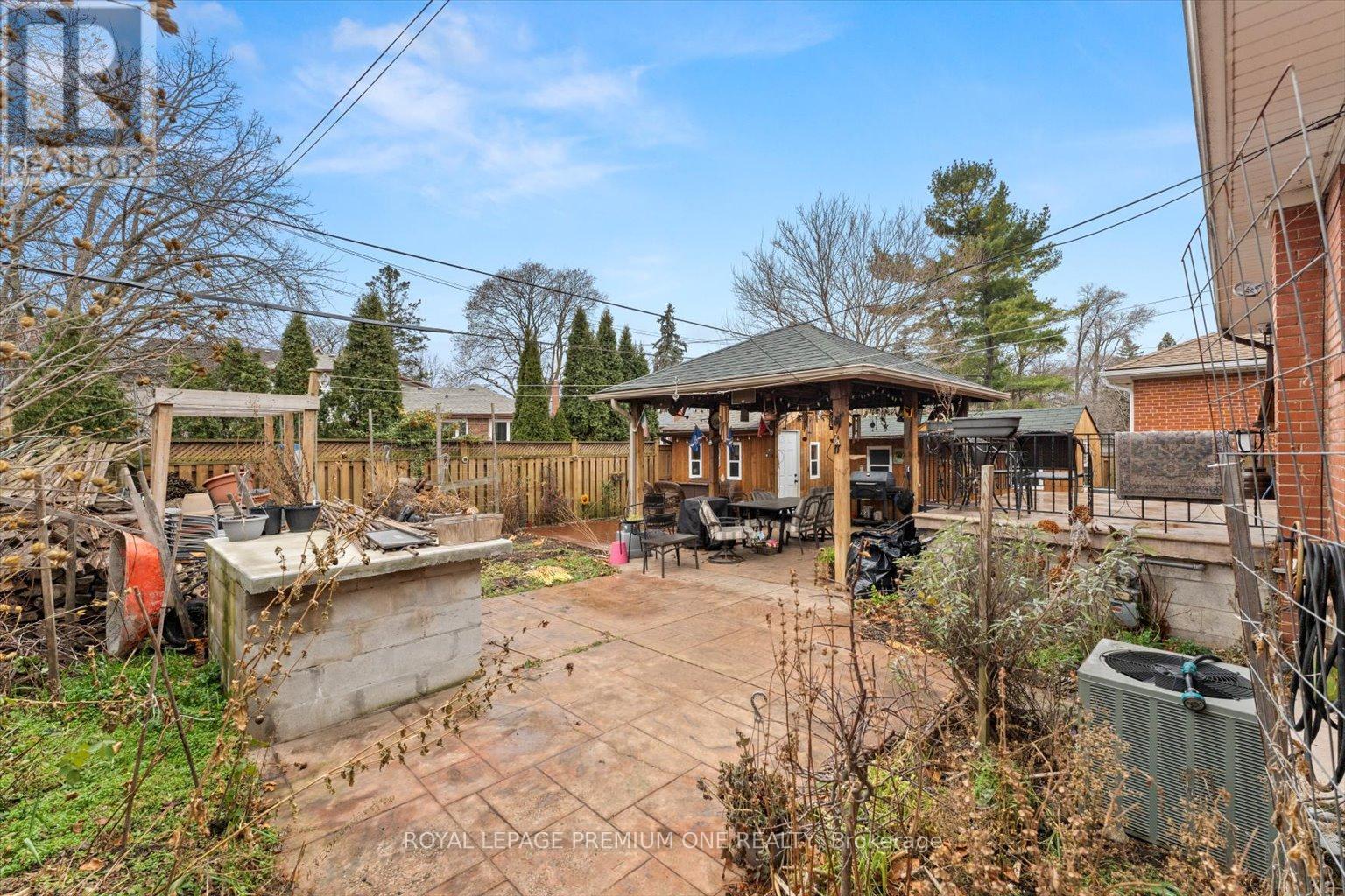 7 North Heights Road, Toronto (Princess-Rosethorn), Ontario  M9B 2T2 - Photo 44 - W12263341