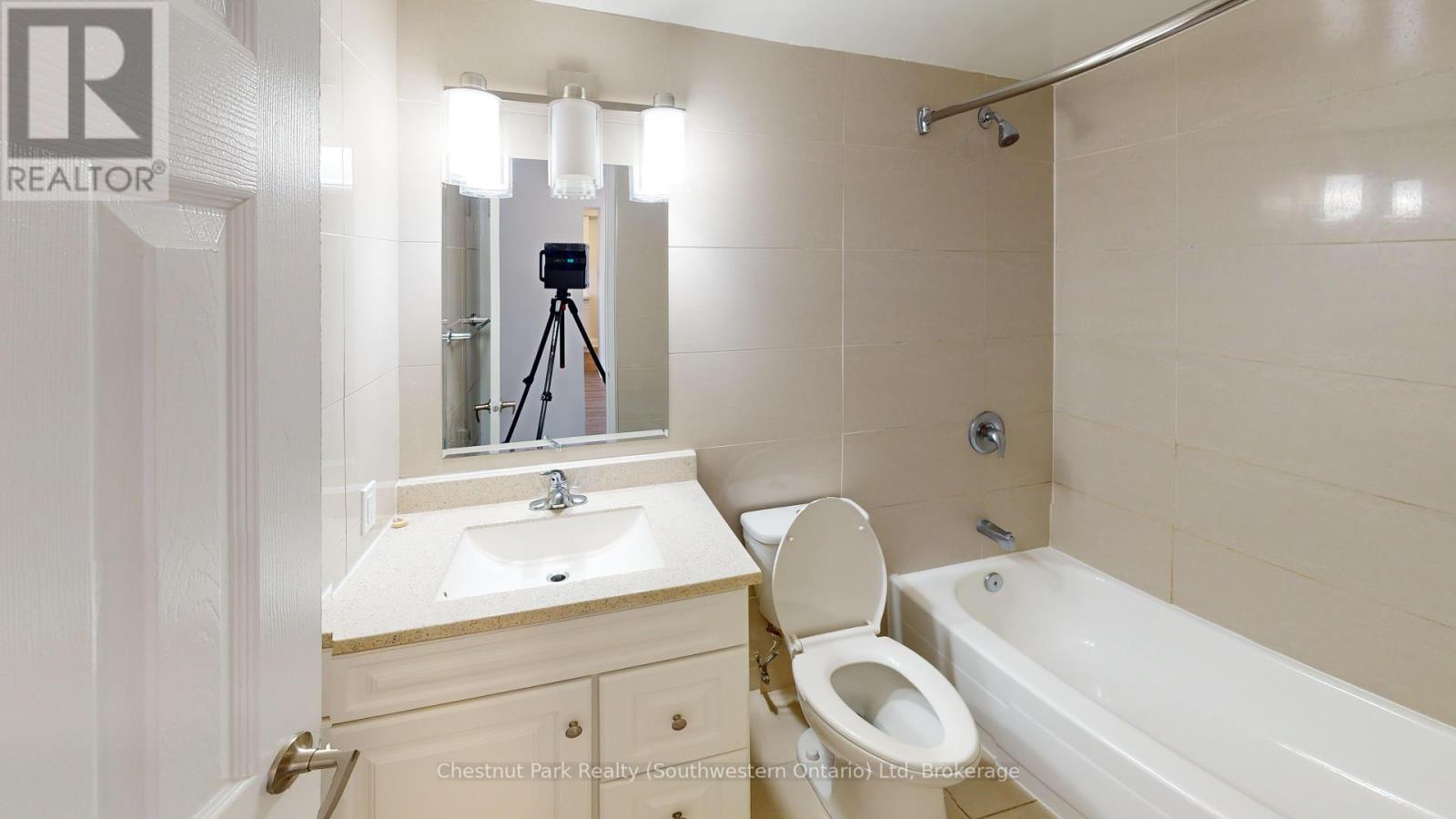 704 - 2 Quebec Street, Guelph, Ontario  N1H 2T2 - Photo 9 - X12263782
