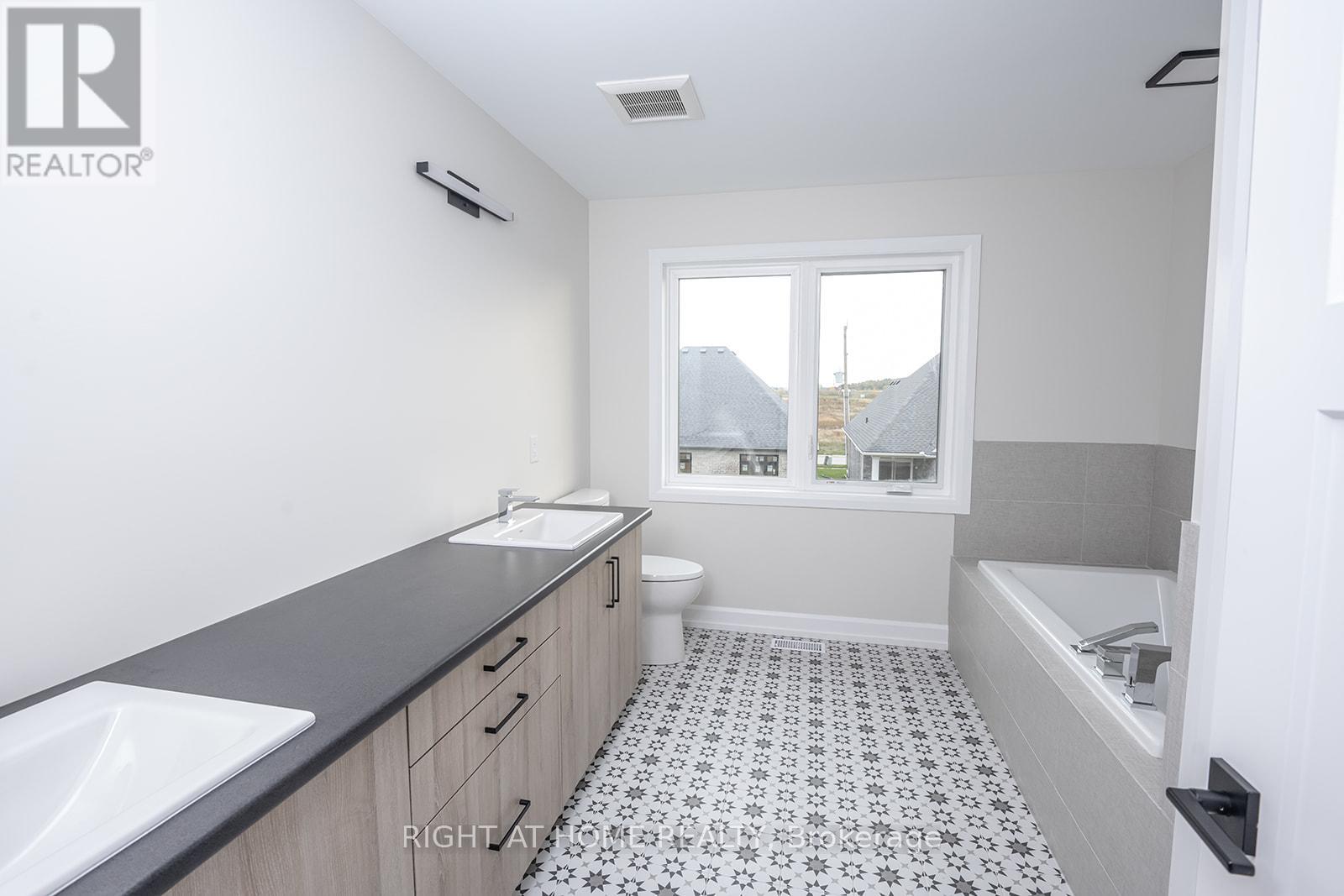 3909 Mitchell Crescent, Fort Erie, Ontario  L0S 1S0 - Photo 18 - X12263600