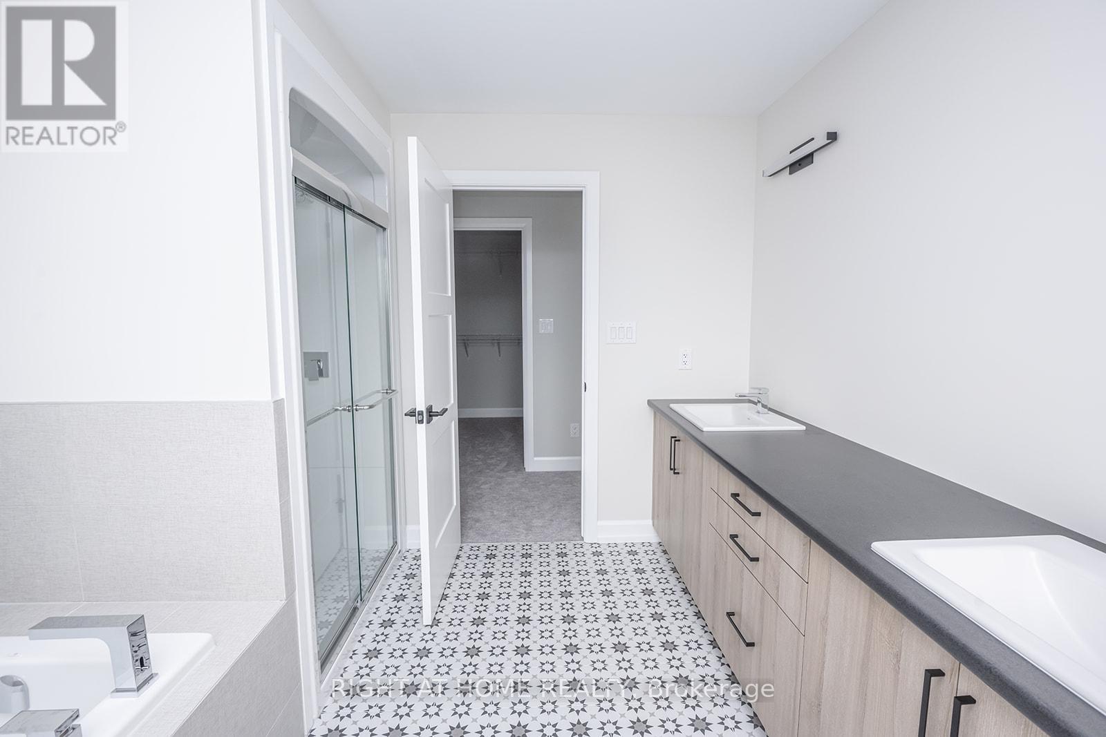 3909 Mitchell Crescent, Fort Erie, Ontario  L0S 1S0 - Photo 19 - X12263600
