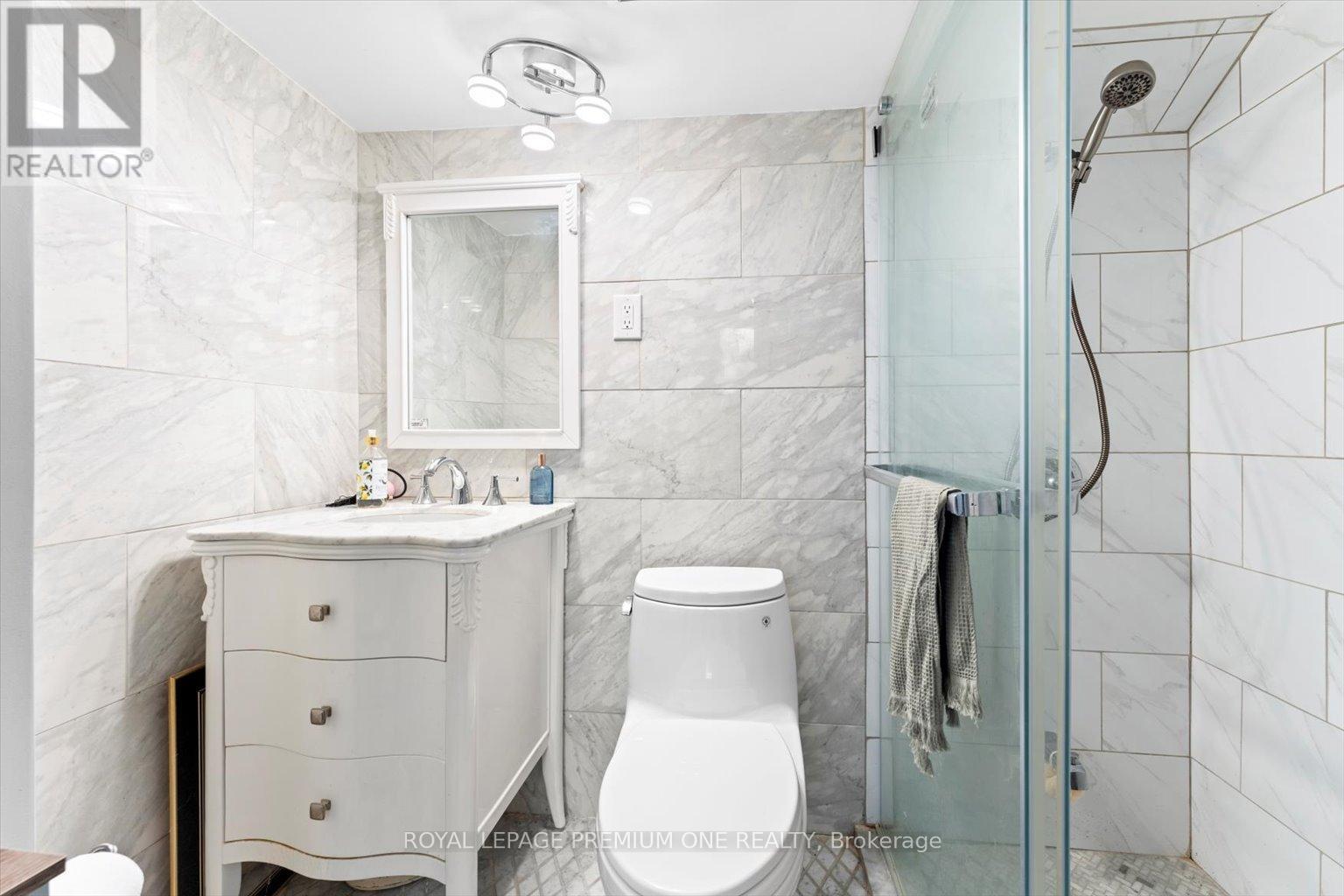 7 North Heights Road, Toronto, Ontario  M9B 2T2 - Photo 25 - W12263341