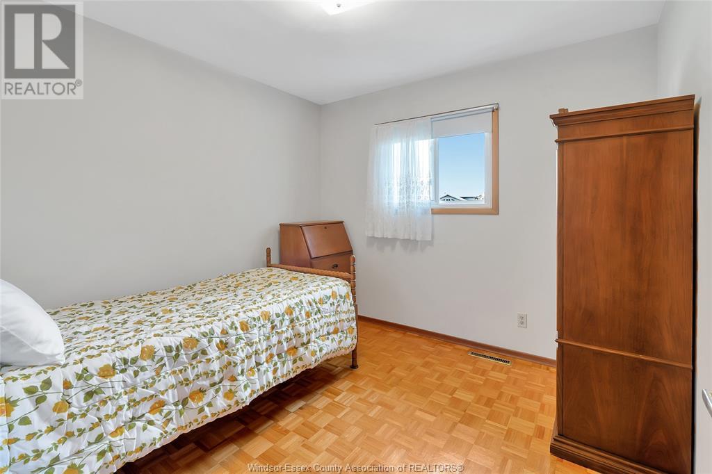 1689 Shawnee, Tecumseh, Ontario  N8N 1S4 - Photo 13 - 25016937