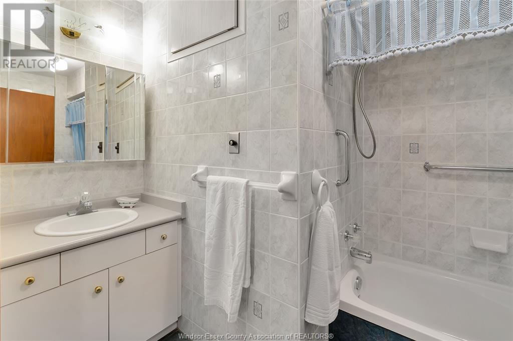 1689 Shawnee, Tecumseh, Ontario  N8N 1S4 - Photo 16 - 25016937