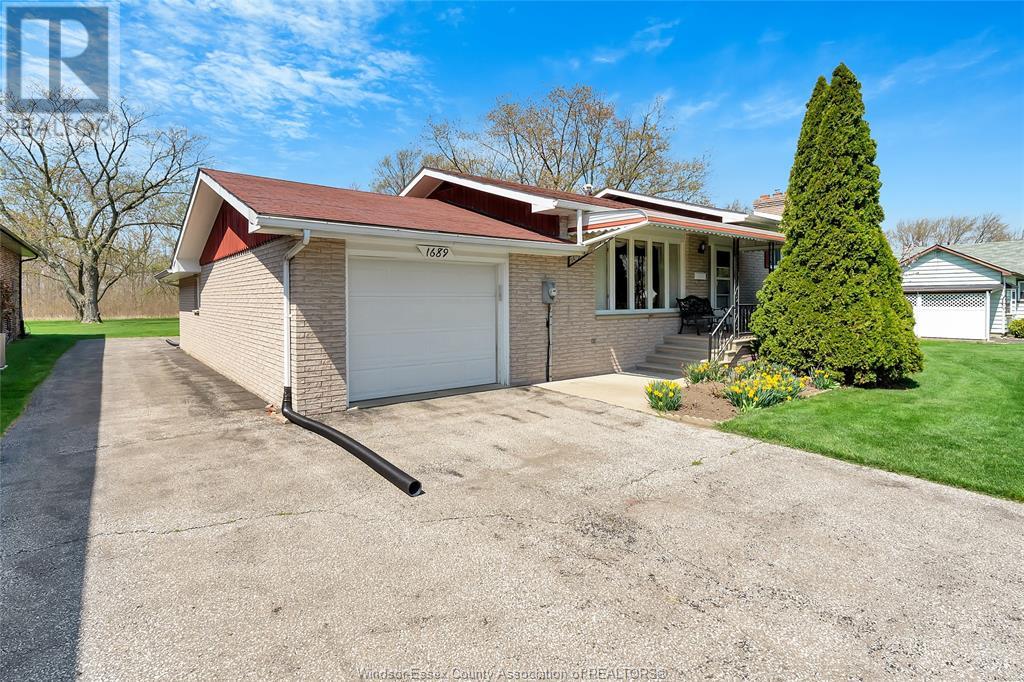 1689 Shawnee, Tecumseh, Ontario  N8N 1S4 - Photo 2 - 25016937