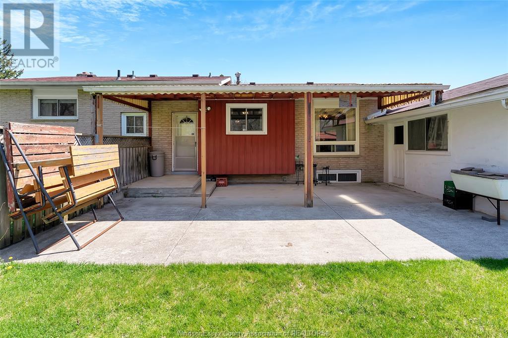 1689 Shawnee, Tecumseh, Ontario  N8N 1S4 - Photo 27 - 25016937