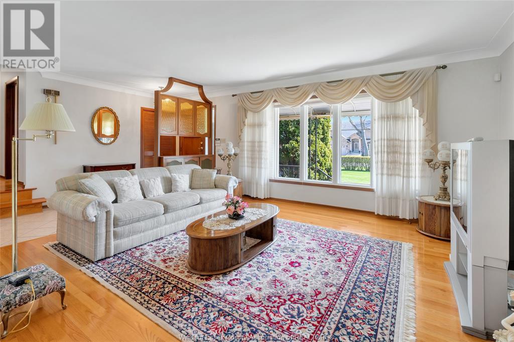 1689 Shawnee, Tecumseh, Ontario  N8N 1S4 - Photo 5 - 25016937