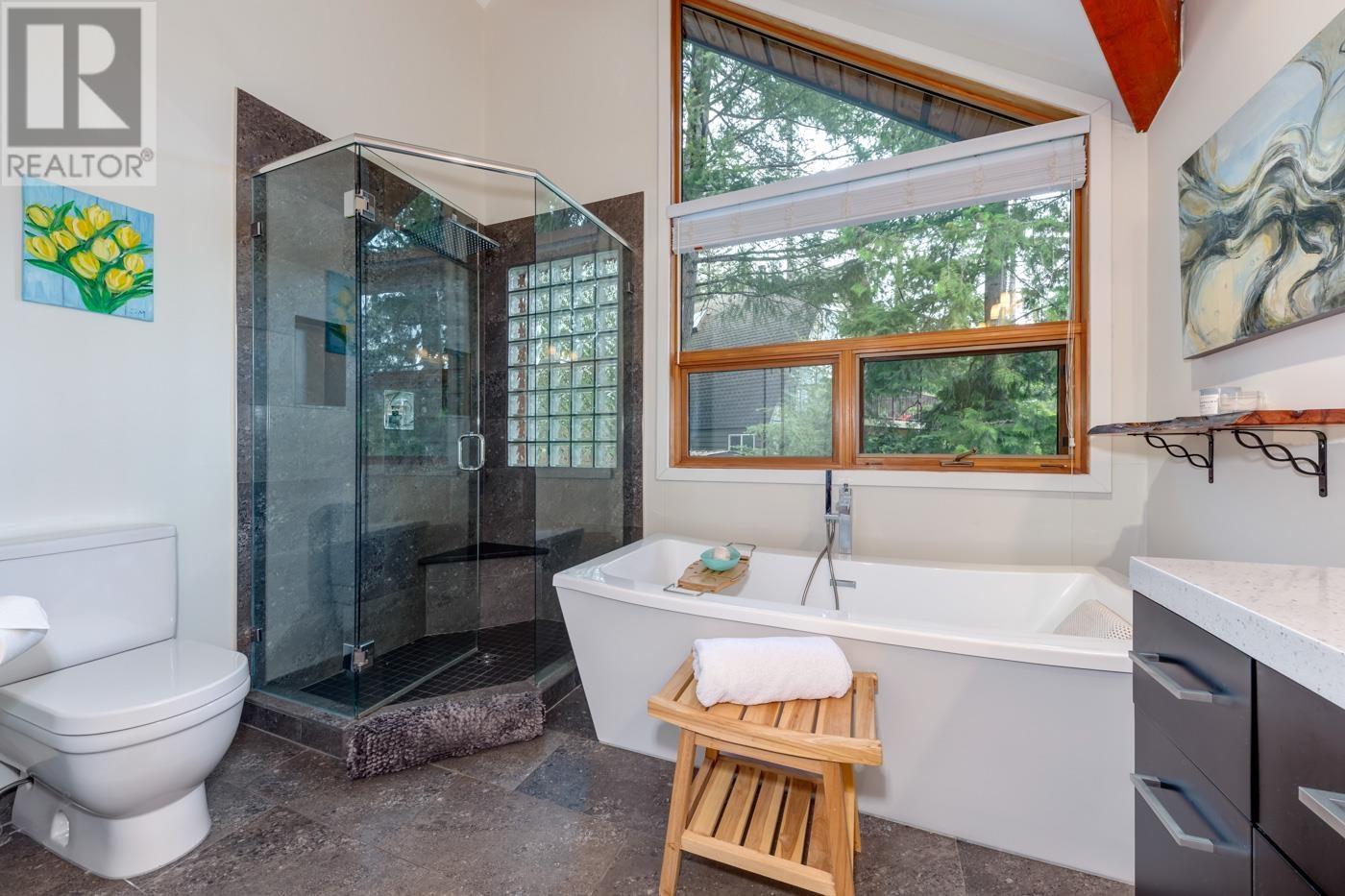 8505 Matterhorn Drive, Whistler, British Columbia  V8E 0G1 - Photo 16 - R3022032