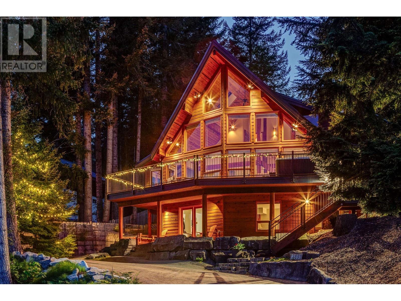8505 Matterhorn Drive, Whistler, British Columbia  V8E 0G1 - Photo 28 - R3022032