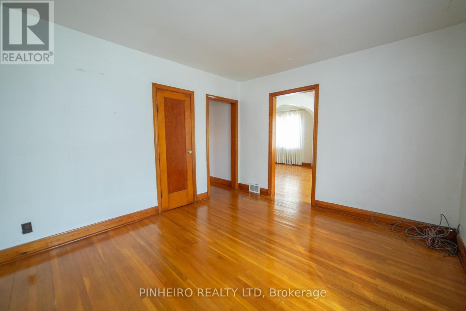 22566 Adelaide Street N, Strathroy-Caradoc (Mount Brydges), Ontario  N0L 1W0 - Photo 12 - X12263869