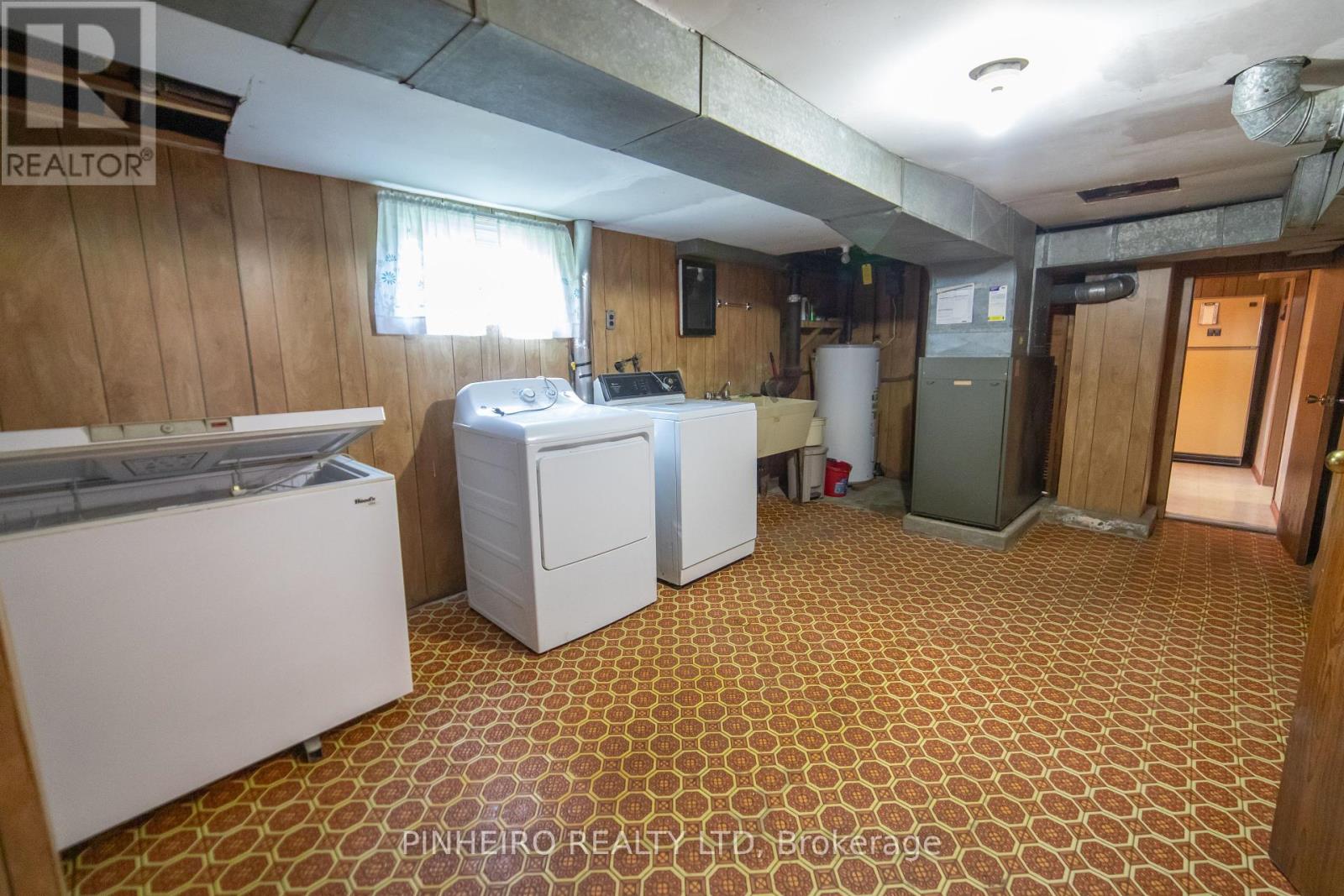 22566 Adelaide Street N, Strathroy-Caradoc (Mount Brydges), Ontario  N0L 1W0 - Photo 19 - X12263869