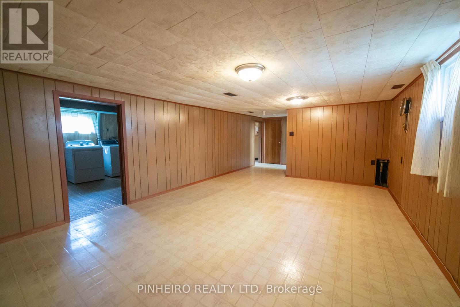 22566 Adelaide Street N, Strathroy-Caradoc (Mount Brydges), Ontario  N0L 1W0 - Photo 21 - X12263869