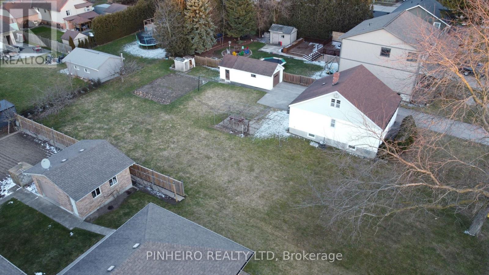 22566 Adelaide Street N, Strathroy-Caradoc (Mount Brydges), Ontario  N0L 1W0 - Photo 27 - X12263869