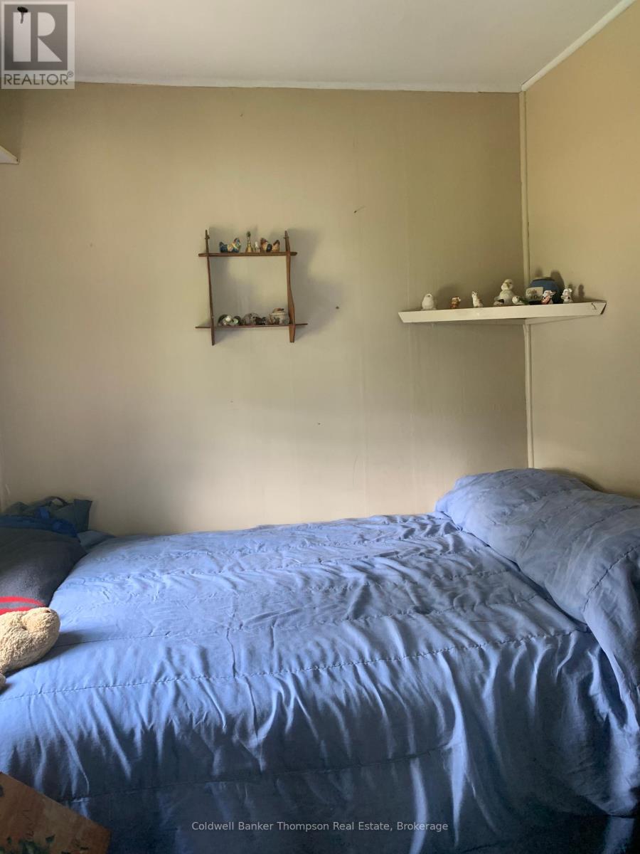 10 George Street, Magnetawan, Ontario  P0A 1P0 - Photo 12 - X12263618