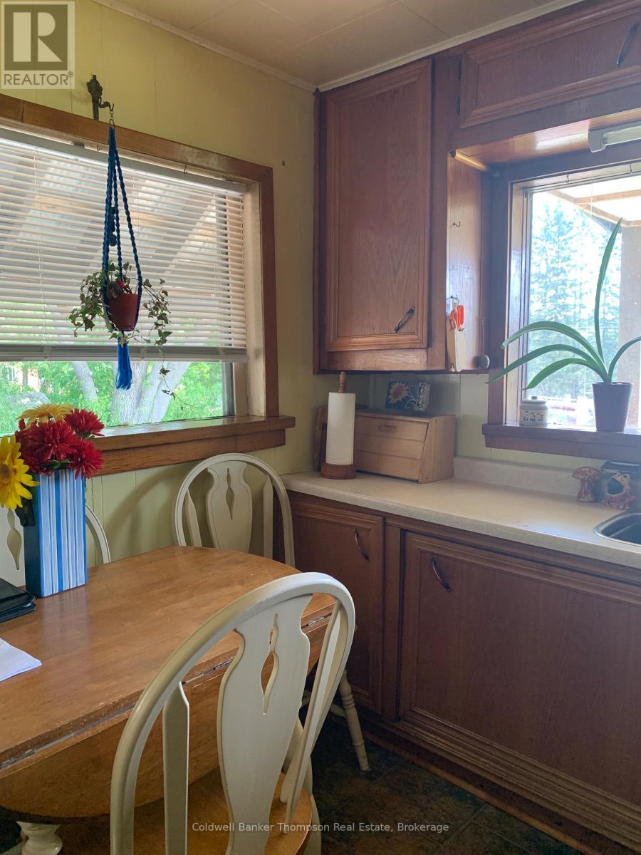 10 George Street, Magnetawan, Ontario  P0A 1P0 - Photo 6 - X12263618