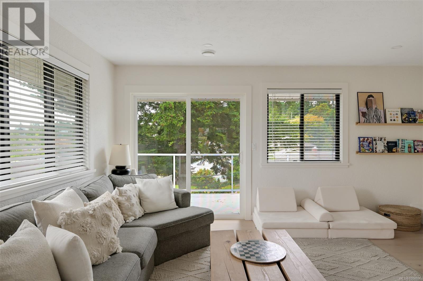Property at 632 Cairndale Rd image 1