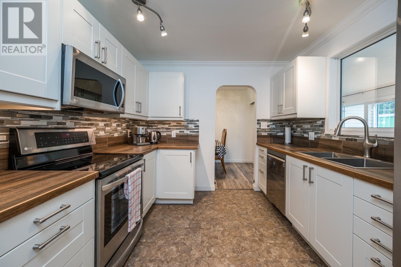 Property at 2389 MYTTING ROAD image 2