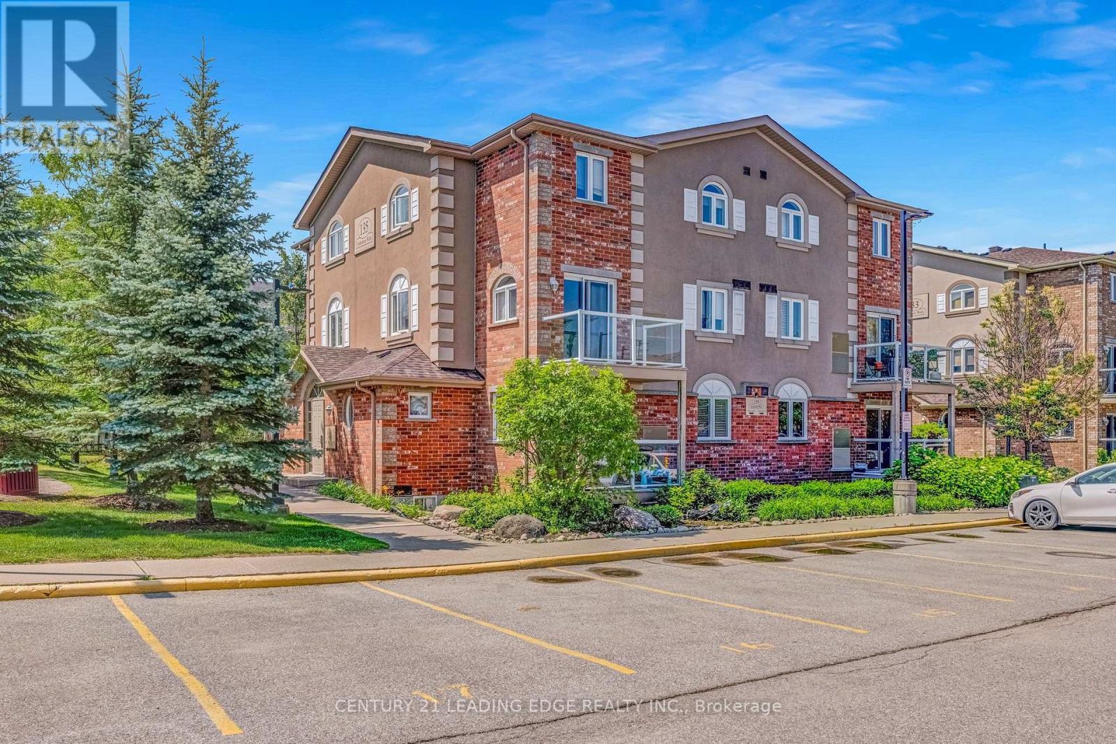 135 SYNDENHAM WELLS, Barrie, Ontario