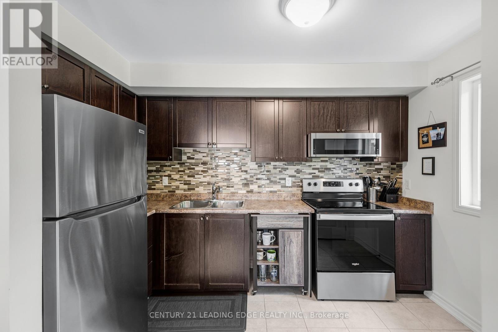 135 Syndenham Wells, Barrie, Ontario  L4M 0H3 - Photo 13 - S12263857