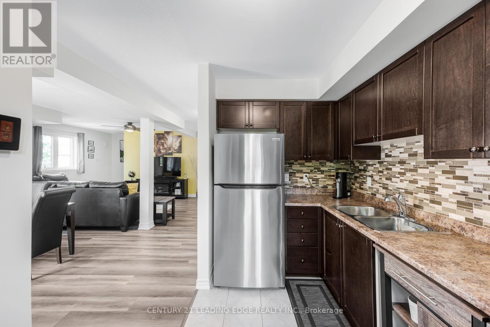 135 Syndenham Wells, Barrie, Ontario  L4M 0H3 - Photo 14 - S12263857